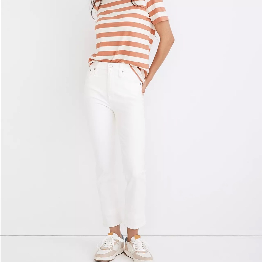 The Petite Curvy Perfect Vintage Jean in Tile White in 27 petite